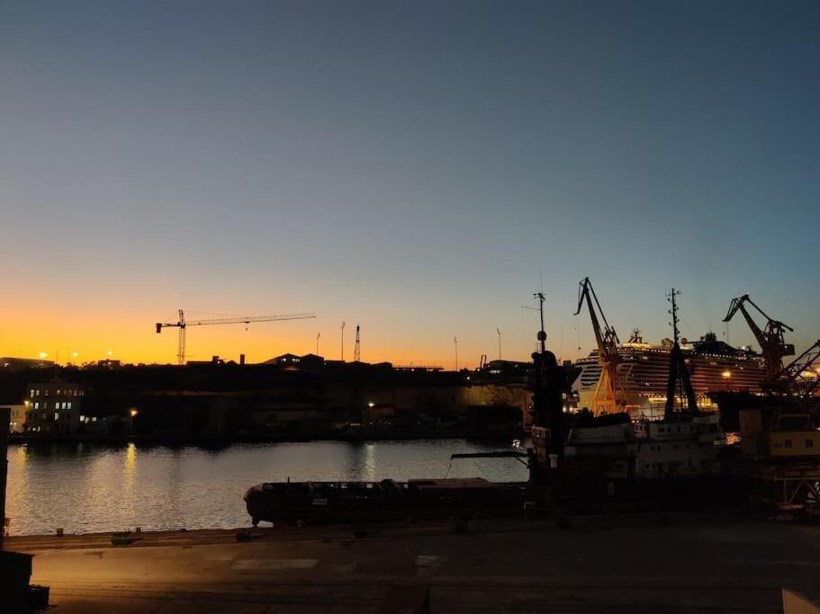 Deck 3 Savynomad Harbour Residences Wow Views Cospicua 외부 사진